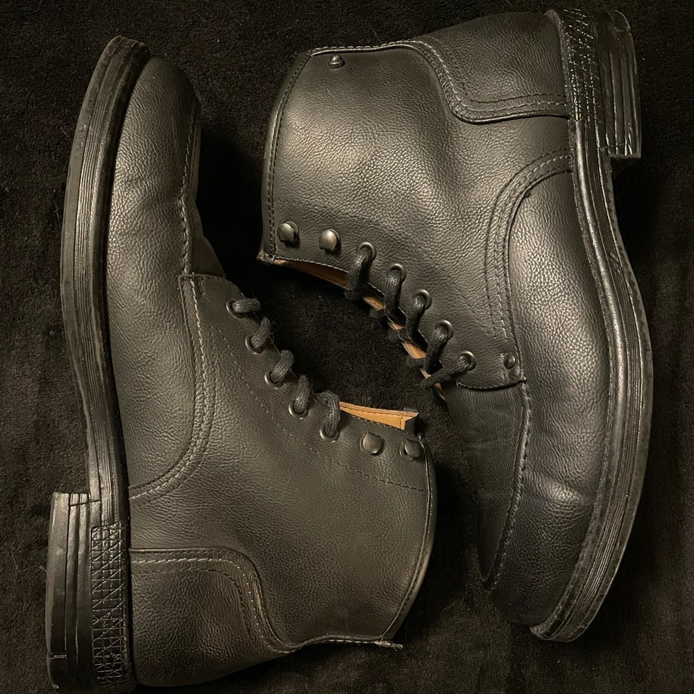 Call It Spring Men’s Black Leather Boots w/ Faux Fur Lining Size 10